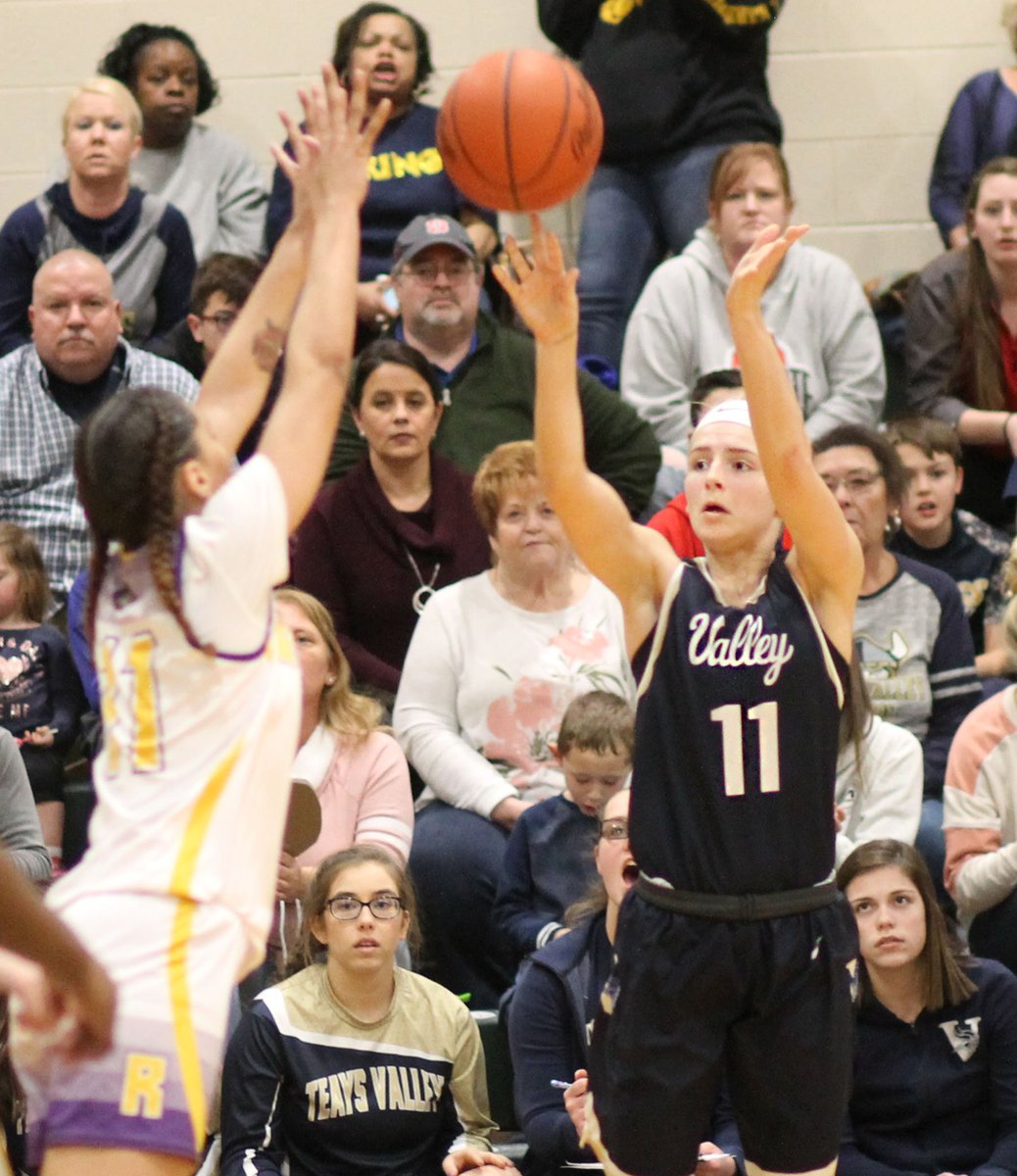 BradMorris83's tweet photo. Great game, season and career by @reaganw11. Lots to be proud of. @LadyVikeHoops https://t.co/RJOdyaH9Ny