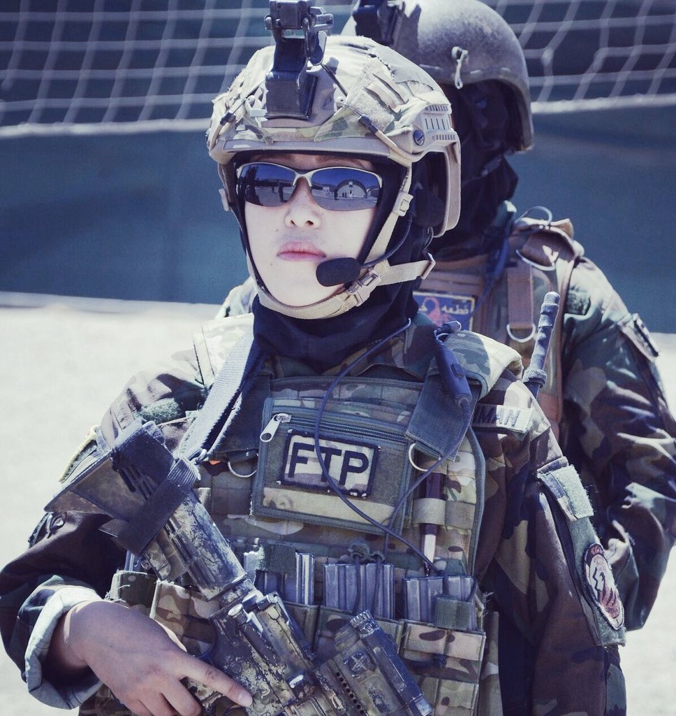zeer4k's tweet photo. A True Soldier Fights Not Bcuz He hates What's in front Of Him, But Bcuz He Loves What's Behind Him. 🖤❤💚
#Afghanistan #AfghanArmy #AfghanArmyZindaBaad #Soldiers #Soldiers_day 🖤❤💚 https://t.co/yePTtuD0Dw