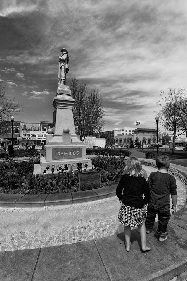 PetaPixel on Twitter: "Why is street photography so contentious? https