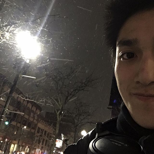 matthomusic's tweet photo. It’s snowing #snow #winter #cold #pretty #boston #imhere 😎 https://t.co/gTbpL4L8f8 https://t.co/WRqDH18T1z