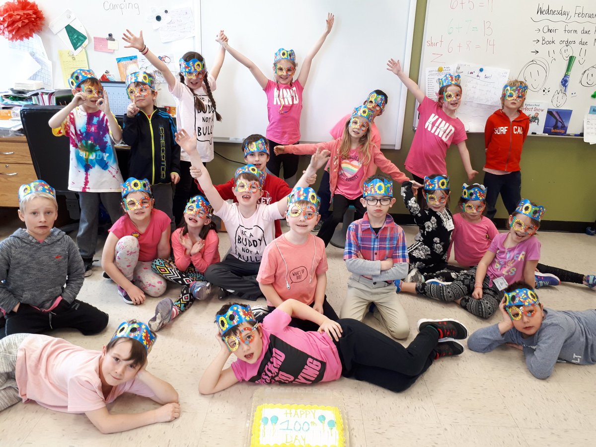 TKellyNL's tweet photo. 100 days smarter, 100 days kinder #PinkShirtDay #bekind #100thdaycelebration https://t.co/gnK3wtF8iQ