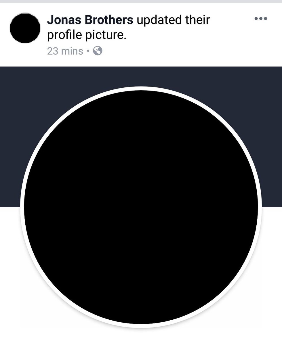 PopCrave's tweet photo. The @JonasBrothers just blacked out their social media amid reports about the band releasing their comeback single THIS Friday. https://t.co/Cyn8M9RkK8