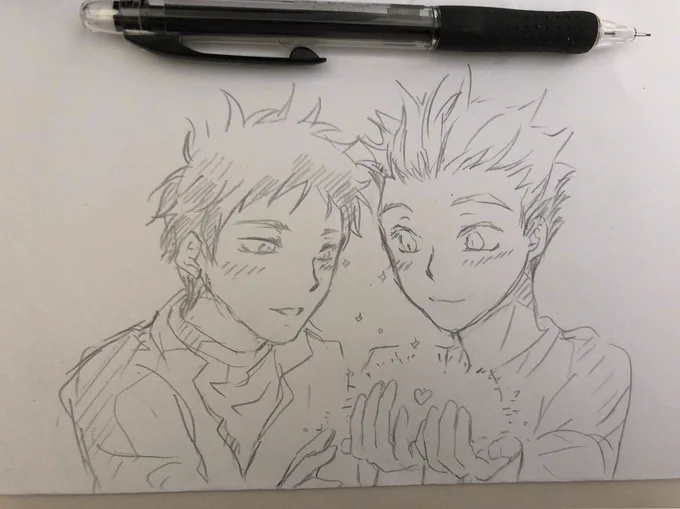 好き♡はキラキラ光る✧︎° :*・*

お昼休み落書き( ˘༥˘  )✧︎ 