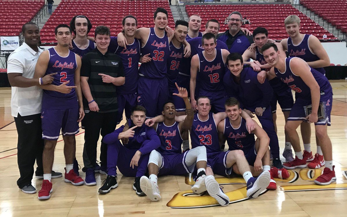 gibb_reece's tweet photo. Excited to announce I’ll be playing basketball at Linfield college next year! #gocats #Ltown https://t.co/QAEPbvOts7