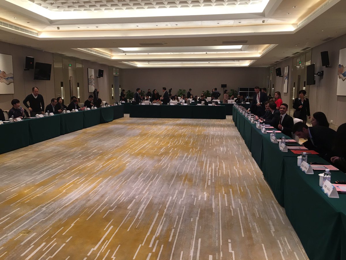 3rd day in #China #Suzhou 🇨🇳
Meeting with CEOs of chinese companies to introduce <a href="/itwapp/">itwapp</a> technologies and great chat with the Chinese Minister of Works #FutureOfWork #FutureOfRecruitment