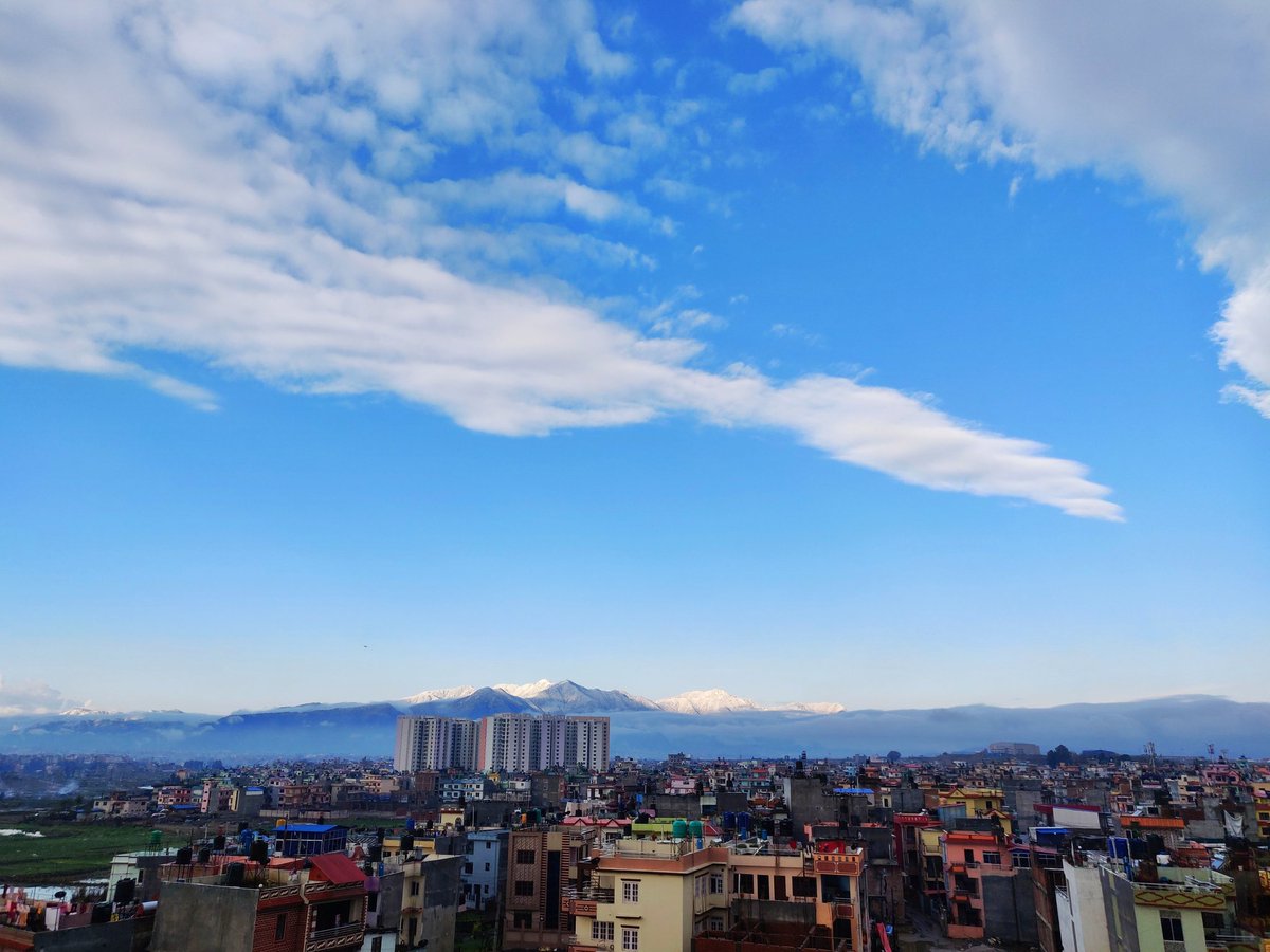 iShzz's tweet photo. and the last for the day!
#kathmandu #ishpix #snowfall https://t.co/ZPVfGj09FY