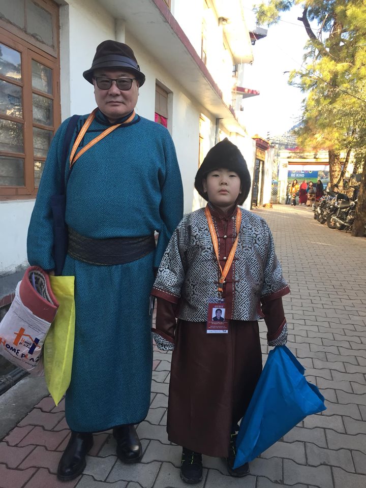 clara111's tweet photo. Mongolian Buddhists father son duo making their way to His Holiness the Dalai Lama’s residence for teachings, 28 February 2019. #DalaiLama #teachings #buddhism #buddhist #mongolian #howiquickshot #mobilephotography Photo/Tenzin Jigme Taydeh/Tibet.Net/CTA https://t.co/9pEwUwdW2e