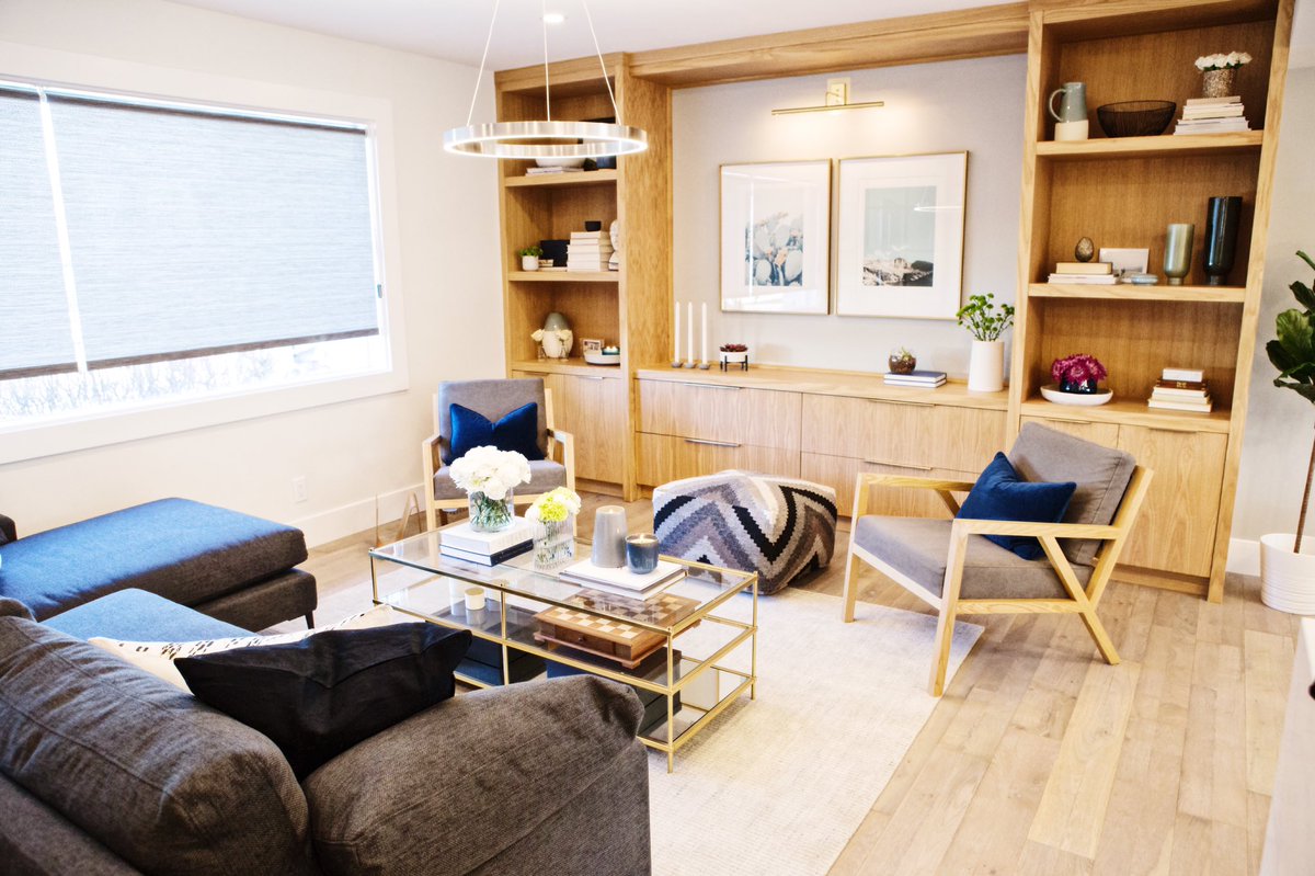 JonathanScott's tweet image. Loved renovating and designing this house to include unique features to fit a beautifully unique couple. Click the link to go #InsideTheDesign of tonight’s episode of #PropertyBrothers. bit.ly/2TmvZhz