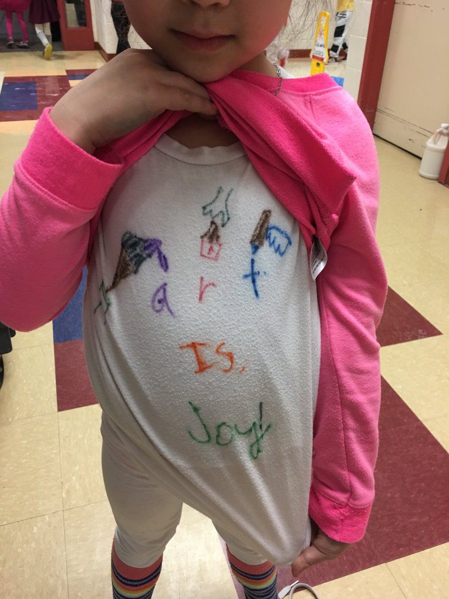 Sweet little fashion statement! “Art is Joy”!  I agree100%! ⁦<a href="/otmonarchs/">Oak Terrace School</a>⁩ #112Leads
