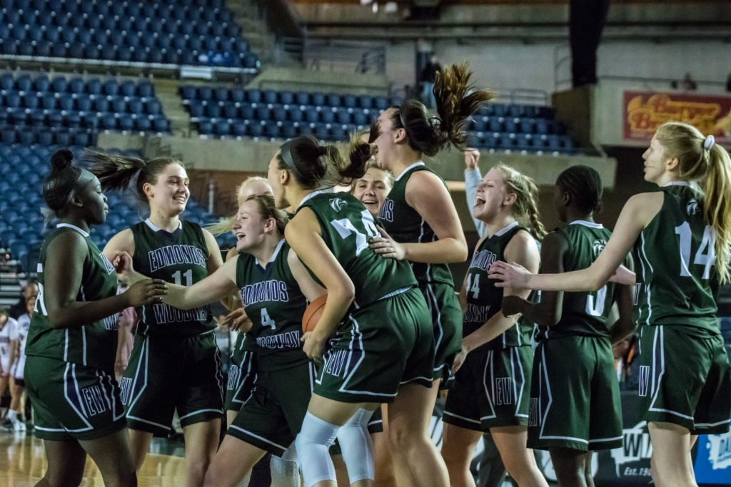 Prep girls basketball state tourney: Warriors upset Braves, move to Friday quarterfinals dlvr.it/QzrSJJ