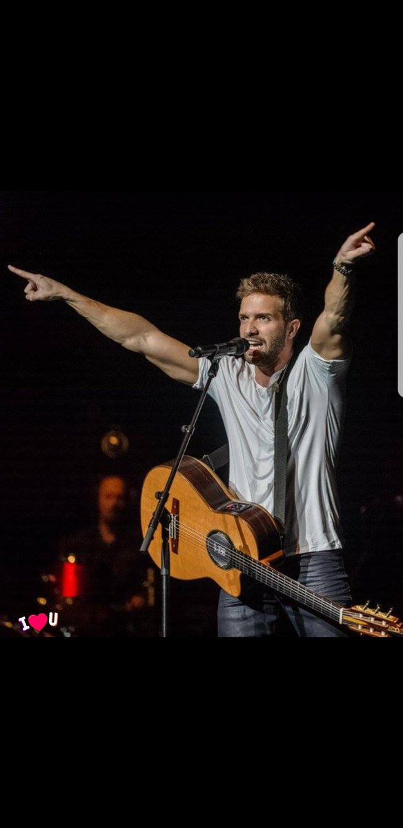doalcarcarmen's tweet photo. @MamaAlboranista @JaninaSosa8 @RominaAntoDiaz @marrluciann @NovAlboranChile @pabloalboran @movistararena @fcpalboranuru @smarial4 @f_pablo_alboran @angelestorra65 @anamimcl9 @fcmundialporalb @NoviasDeAlboran @Flakys32Maria @agustina907_ @yanethdeferran1 @PaquiARNerva @AnitaS018 @DanithaApaza @PAlboranChileFC @pabloafanatica @PabloAlboranTR @AlboranTeam No me quiero despertar de este sueño ...🎤❤ #TourPrometo2019
@pabloalboran #TourMiami 🎆👏 https://t.co/gMzloldaAm