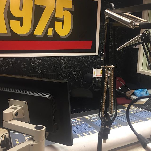 THEREALDARKKEYS's tweet photo. At the radio station

I'm working!!!!! #music #musiclife #nc #nottz #beats #busta #billboard #beats4life #love #jamla #prhyme #hiphop #grammy #drdre #djpremier #dkworldmusic #snoop #source #showbizag #soulmusic #peterock #producer #beatmaker #timbaland #… https://t.co/PBRvsKka5r https://t.co/6wkvMuPAUv