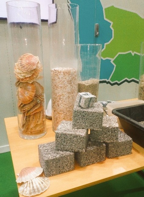 Agri_Normandie's tweet image. #SIA2019 La #Normandie insolite et l'@ESITCCaen présentent les Eco-pavés à base de coquilles. Découvrez aujourd'hui ce matériau #écologique et #innovant !