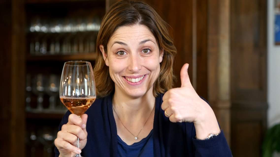 Anuntio vobis gaudium magnum:
 
Sono ufficialmente una Donna del Vino  
I'm officially a Woman of Wine 
#DonnedelVino #Piemonte 

💃🍷

@donnedelvino @ledonnedelvino