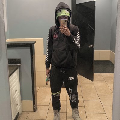 #NewProfilePic https://t.co/TIpSYw6D7x<a href="/tag/newprofilepic"class="tags">#NewProfilePic</a>