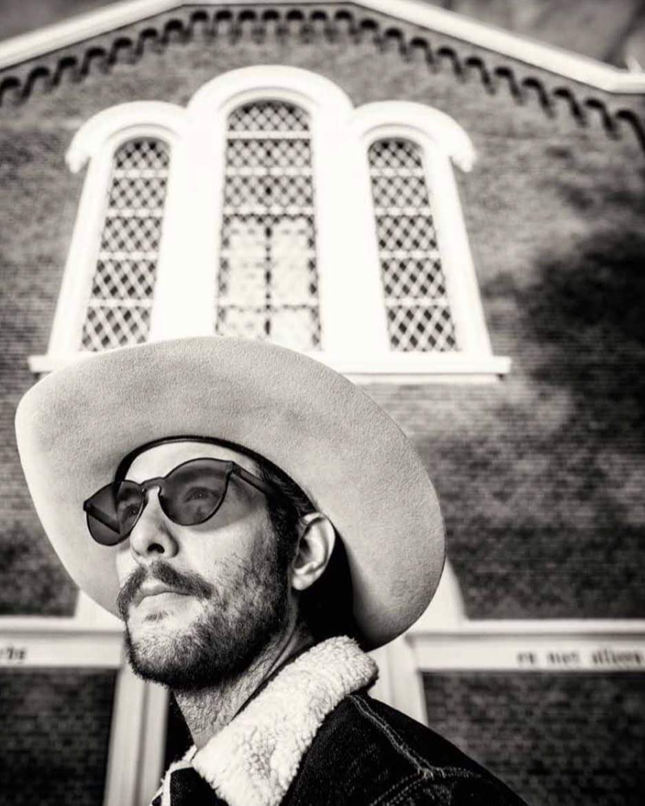 Dirty_Rock's tweet photo. Garrett T. Capps visitará nuestro país por primera vez en septiembre para presentar su último álbum titulado "In the Shadows (Again)".https://t.co/XNnEbobPah
#GarrettTCapps @TheMadNoteCo https://t.co/pguBYkcieF