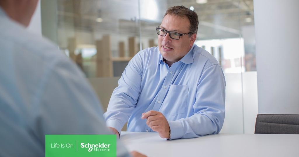 SchneiderElecDK's tweet image. Mange danske bygninger er ikke nær så energieffektive, som de giver udtryk for på papiret. Vi oplever alt for ofte, at systemerne til varme, ventilation og køling nærmest modarbejder hinanden – også i helt nye bygninger.
  
@niels_boel i Børsen: spr.ly/6015EVOVc

#LifeIsOn