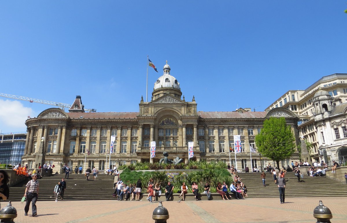 bhamconnected's tweet photo. We're looking forward to welcoming attendees to #Birmingham's beautiful Council House today for the Brum Breathes School Summit. #brumbreathes #airpollution #cleanair https://t.co/hIXPDIJIrQ