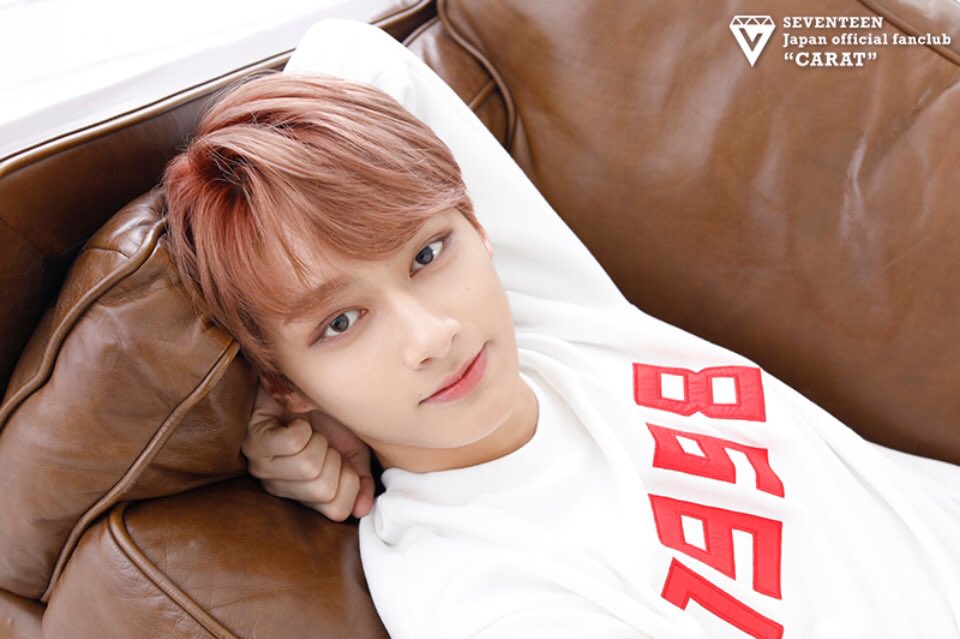 moonlover610717's tweet photo. Seventeen 2018 Japan calendar other cuts #96lines
Love #wonhui 's hair color here 🥰 https://t.co/b8OEhJiy95