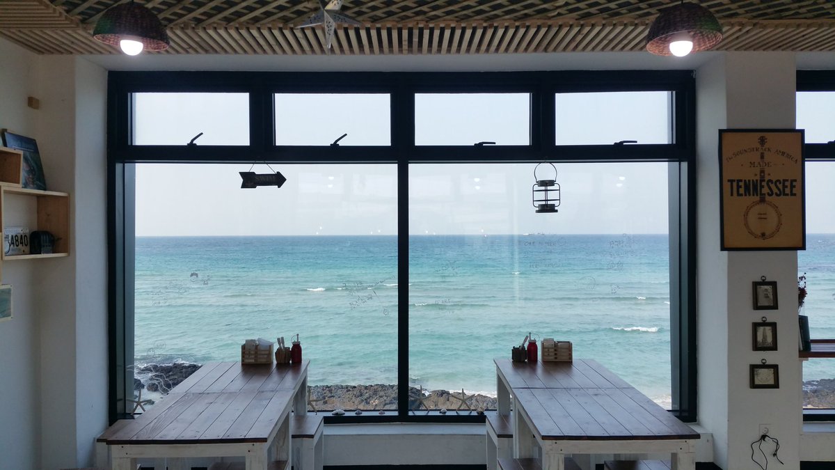 Invierno_al's tweet image. 돌아다니기 참 좋은 날이다. 그리고 이곳은 아름답다. 미국식 버거는 덤.