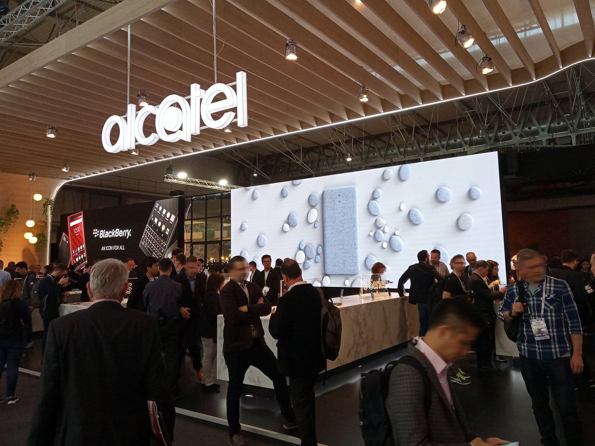 alcatelmobileES's tweet photo. Ooohhhh... Último día en el #MWC19. 😭
Pero, ¡eh! Todavía tenemos muchas horas por delante y un montón de novedades chulas que mostrarte. 😎
¿Ya conoces nuestros nuevos dispositivos? ¡Visita nuestro stand! #MakingTheFutureIntelligent https://t.co/CZaCuWW4vk