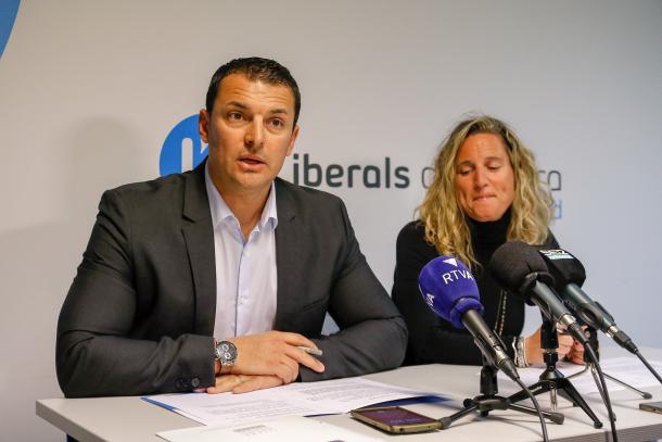 bondia's tweet photo. @JGallardoAND fa públics els seus béns i una aposta per la #transparència @LiberalsAndorra #campanyaelectoral #comicis #candidatura #eleccions #Andorra https://t.co/ddA1gvhg96 https://t.co/rpq06UeyX8