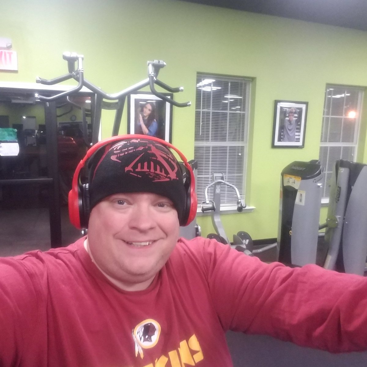 DustyFleischman's tweet photo. On this day, forty two years ago I came into this world. Hard to believe, but I feel like I'm twenty five still. I feel great physically, emotionally, and mentally. Stay strong friends and remember that age is only a number. 
#bodybuilderlife #fitnesslifestyle #fitforlife https://t.co/A1SSvaNfro