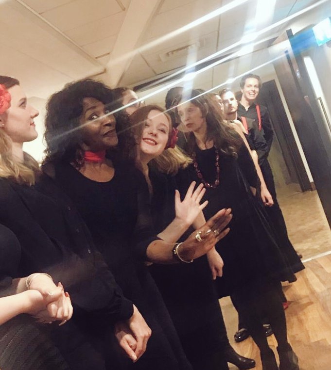 Congratulations to those celebrating their new citizenship with <a href="/SadiqKhan/">Sadiq Khan</a> <a href="/MayorofLondon/">Mayor of London, Sadiq Khan</a> at <a href="/southbankcentre/">Southbank Centre</a> we were delighted to lend our voices to the ceremony last night #proud #joyfuljoyful #LondonIsOpen pic.x.com/OLN9IEdgST