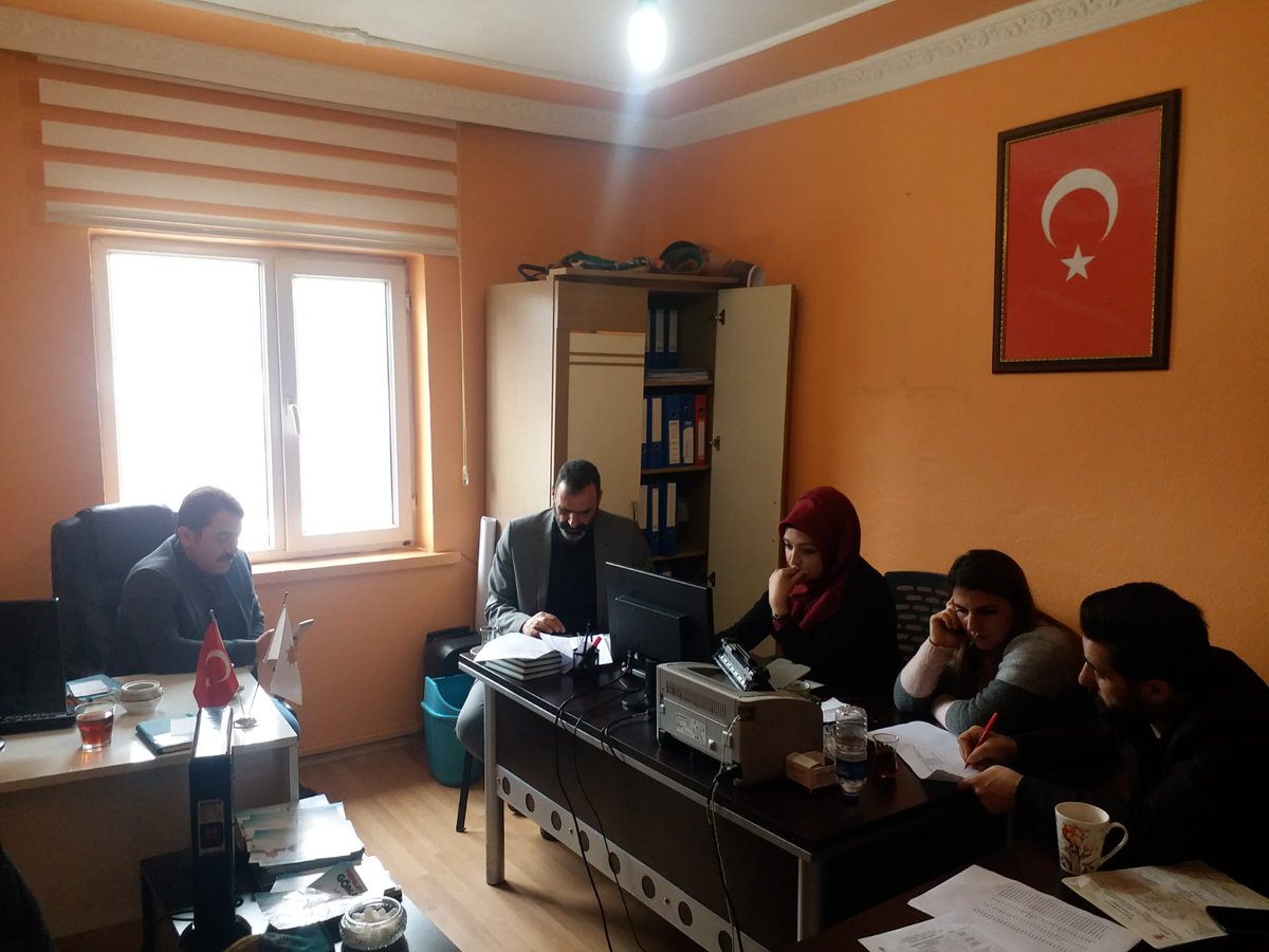 Tevazu,Samimiyet,Gayretle, Çalışıyoruz.
<a href="/OsmanGulacarTR/">Osman Nuri Gülaçar</a> 
<a href="/irfankartal_65/">İrfan Kartal</a> 
<a href="/ArvasAbdulahat/">Abdulahat Arvas</a> 
<a href="/kayhantoglu/">Kayhan Türkmenoğlu</a> 
<a href="/NecdetTakva/">Necdet Takva</a> 
@av_ismailsay 
<a href="/SavasN_Kiylik/">Savaş Nurullah KIYLIK</a> 
@EdremitAkGen 
<a href="/AKKADINLAREDRE1/">AKKADINLAR__EDREMIT VAN</a>