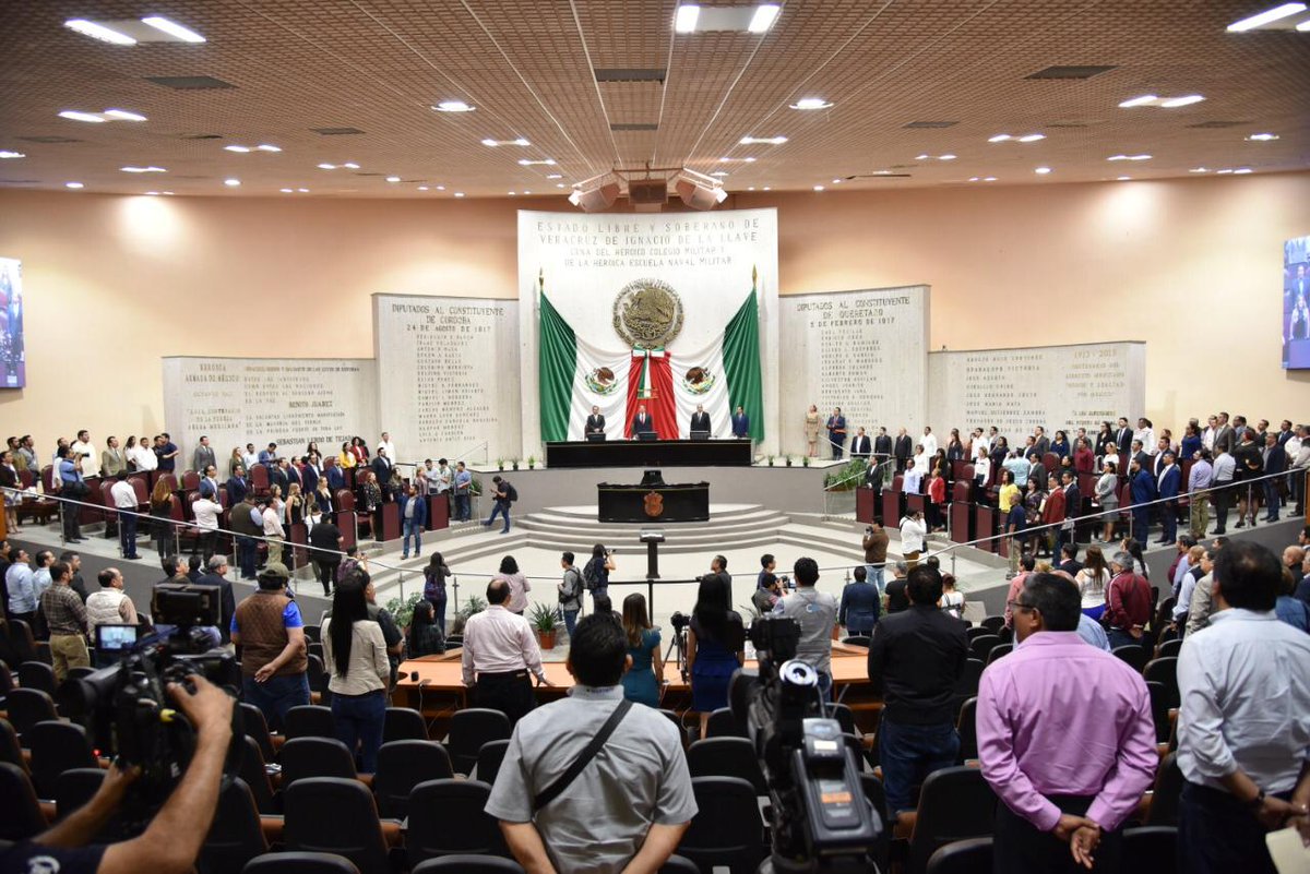JM_POZOS's tweet photo. El día de hoy e las diputadas y diputados de esta LXV Legislatura del @legisver  aprobamos por unanimidad la propuesta de modificación Presupuesto de Egresos 2019, propuesto por @CuitlahuacGJ 

COORDINACI��N SÍ, SUMISIÓN NO! 
VIENEN COSAS BUENAS PARA VERACRUZ https://t.co/DzMHl9KhWQ