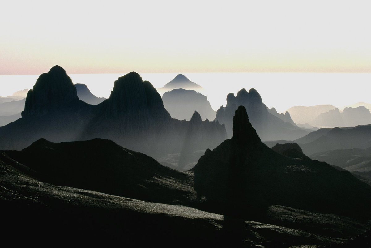 Brindille_'s tweet photo. 📷Kazuyoshi Nomachi
Akakus, Lybia / Hoggar, Algeria / Idhan Murzuq, Lybia / Kerzaz, Algeria https://t.co/KHhKcRcPId