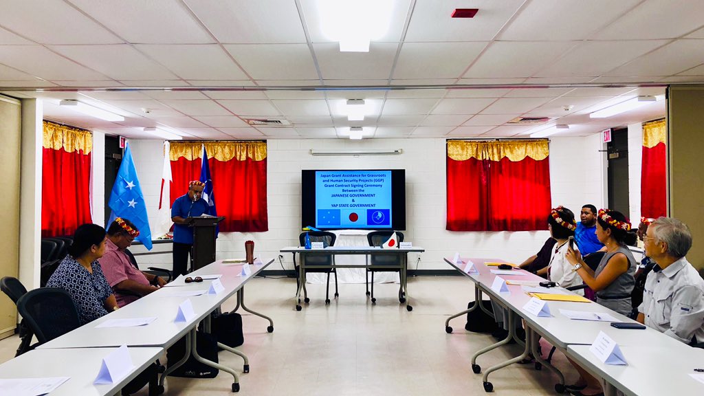 YapStateGovNews's tweet photo. Yesterday afternoon, the Yap State Dept. of Health Services was awarded a grant from Japan for a medical waste incinerator.
Presenting the award was Ambassador Horie, with Governor Falan and his officials witnessing the occasion.
#YapFSM #Japan #HealthServices https://t.co/U4nbNMxCJH