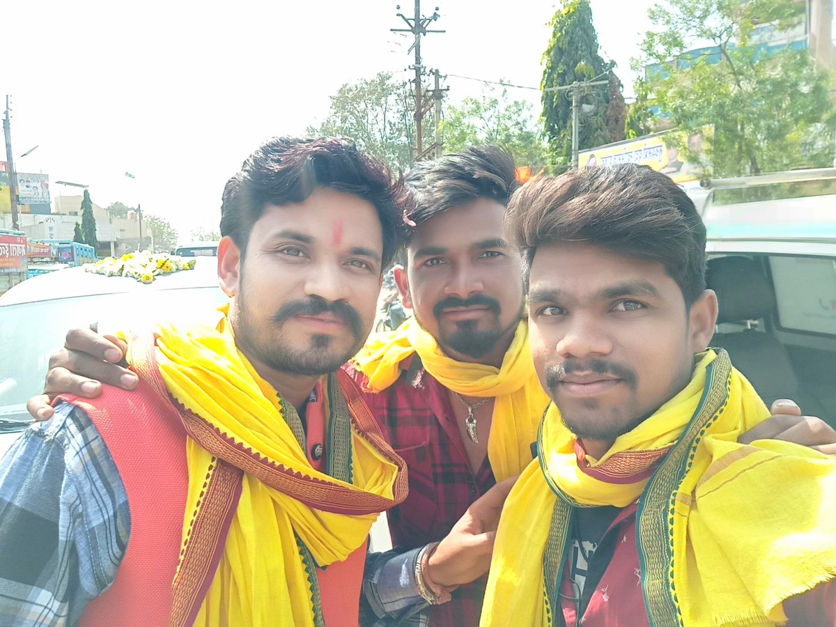 AjayGwale's tweet photo. #भुखा_शेर_हमला_कर_सकता_है_और_जख्मी_शेर_तबाही_अब_अपनी_औकात_मैं_रहना_
#क्युकी_तेवर_दिखानै_का_वक्त_अब_आ_गया_है
#मनावर_जयस_पिले_गमछे_वाले
🏹🏹🏹आदिवासी🏹🏹🏹 https://t.co/L1kDg2dGQT