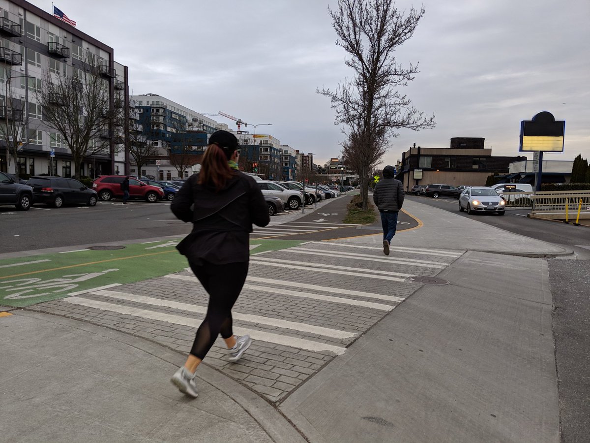 dongho_chang's tweet image. Raised crosswalk and crossbike with warning  flashers triggered by embedded loops on Westlake