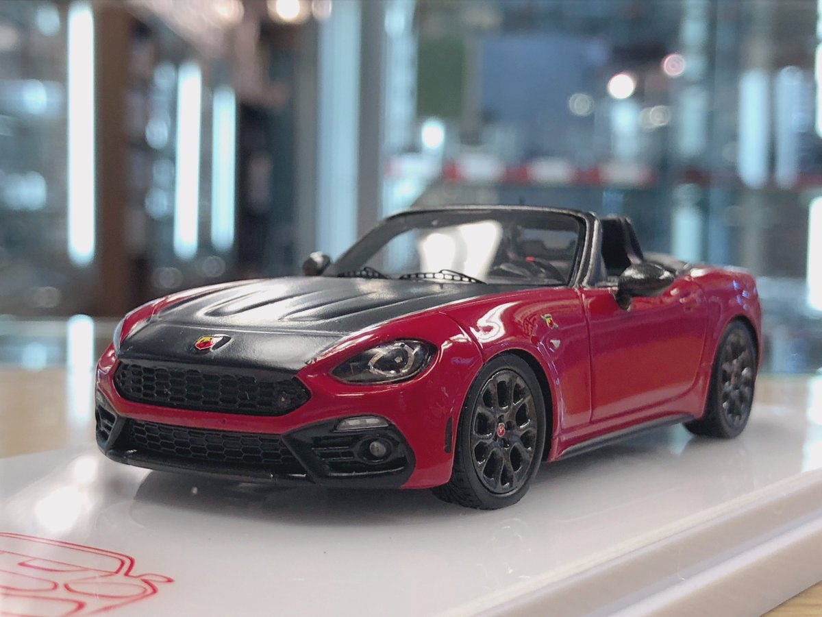 ট ইট র ミニカーショップ ポストホビー新宿店 トゥルースケールの新商品 1 43スケール アバルト 124 スパイダー が入荷しました 実車は マツダ との技術協力によってnd型 ロードスター をベースとして作られた2ドアオープンカー 元は フィアット
