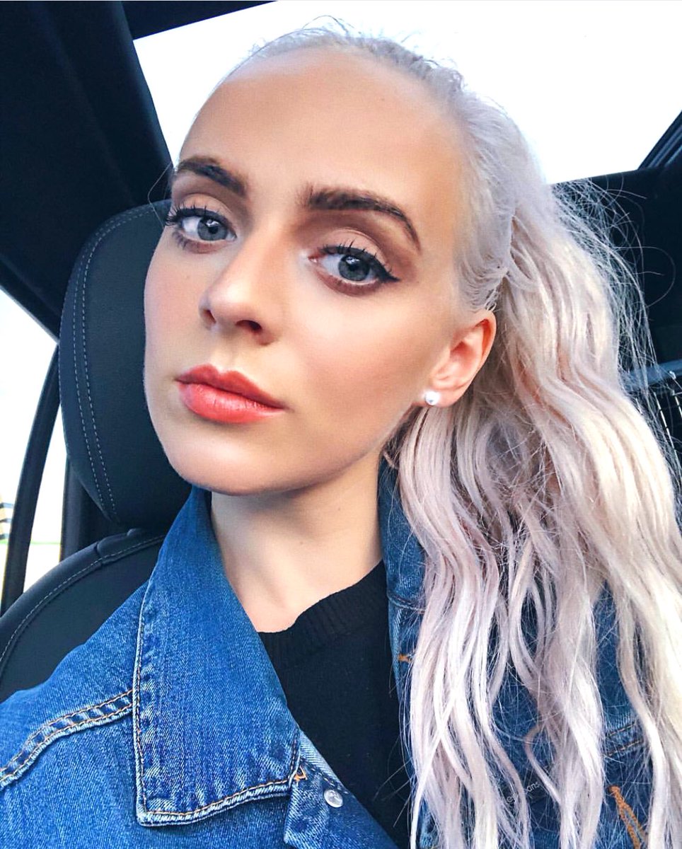 madilynbailey's tweet photo. sometimes i get dolled up 💁🏼‍♀️ https://t.co/V7vrA8WKgo