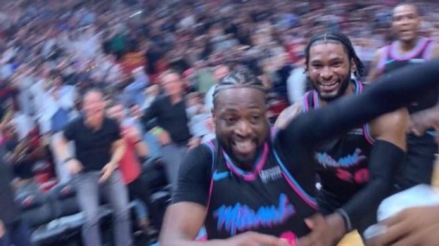 SISportsMedia's tweet photo. Why does it look like they’re roller skating 😭😭😭 https://t.co/DwEW2VOdXK