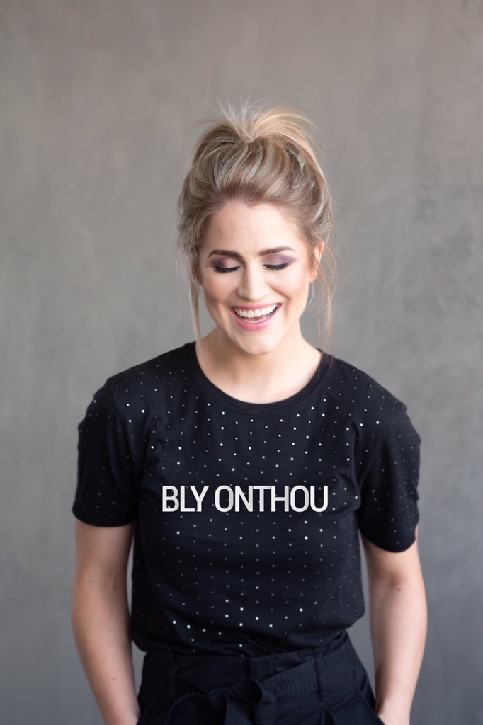 CarolineBrussow's tweet photo. BLY ONTHOU.....⭐️1 MAART ⭐️ _
_
#1dag #houhomdop #watchthisspace #excitingnuus #eindeloseliefde #glo #vertrou #blyonthou
@Umusiek @Leozelle @BinoBoshoff @Christien_DK
Photographer: Mudboots Photography
Make-up: #mudonherface @MUDMakeUpDesign https://t.co/1EE0CT5dhG