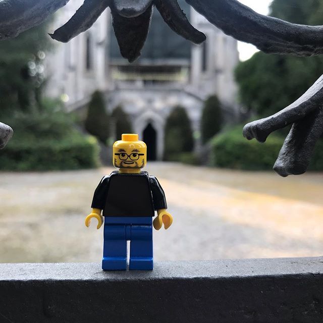 FamousBrick's tweet photo. #SteveJobs somewhere in #Italy 🇮🇹 https://t.co/97tOV6iE4p https://t.co/KcxaF7H0hY