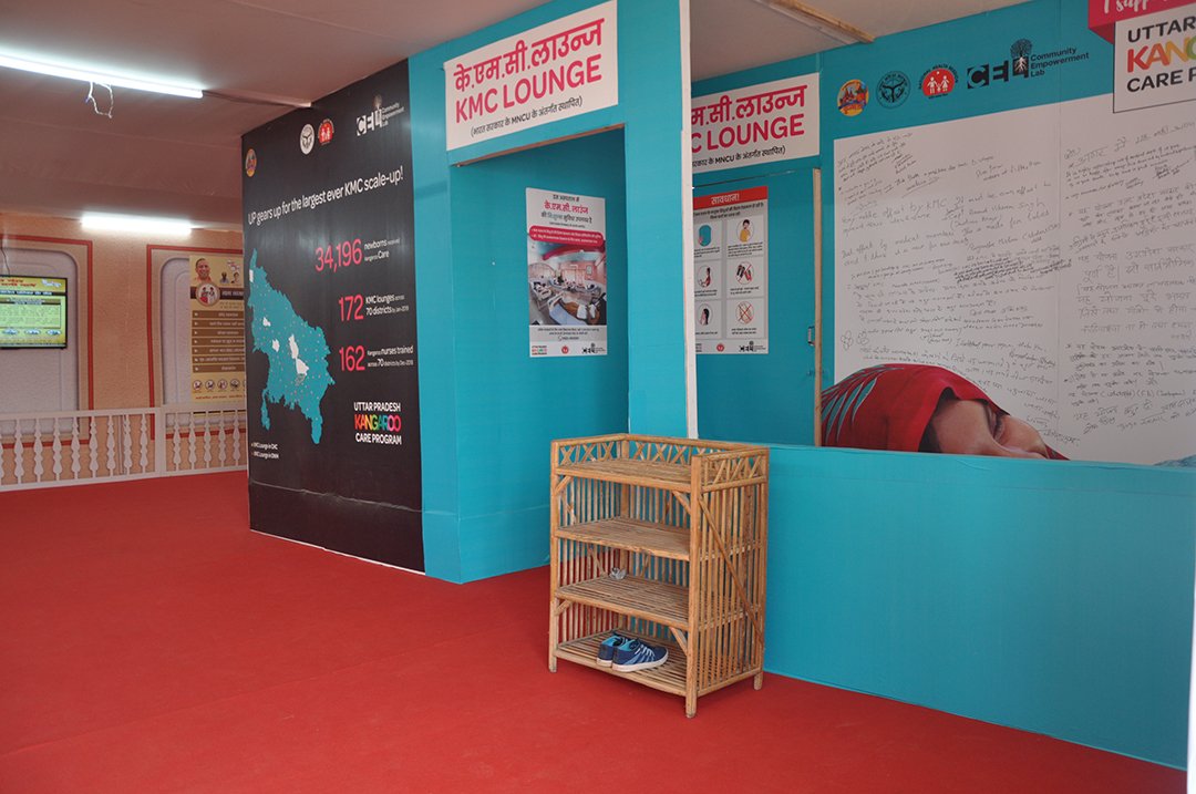 Community_Lab's tweet photo. At #Kumbh2019, @nhm_up has set up a display of a #KMCLounge in their stall. In order to make #KangarooCare accessible to every newborn, in collaboration with #NHMUP, we've set up 172 KMC Lounges in government facilities across 70 districts in UP. 
@PrayagrajKumbh @uptourismgov https://t.co/oW4bgezBh1