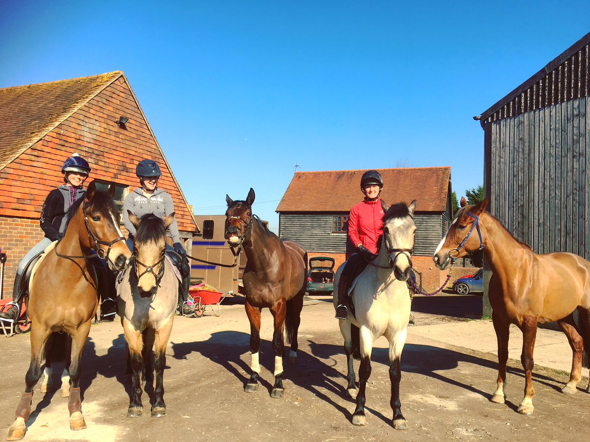 Liss_Joannides's tweet photo. Everyone smile 😁🙌🏼 #DreamTeam #MJEventing https://t.co/AghKtNlXDA