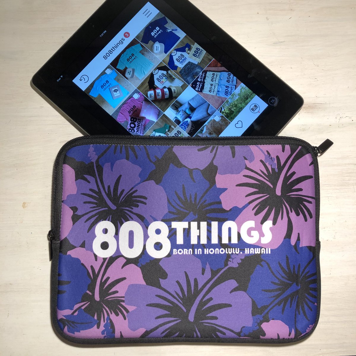 808things's tweet photo. #NewArrival!  We have #TabletSleeve with various #Prints from #Hawaii! #808things #エイトオーエイトシングス  の #タブレットスリーブケース が入荷しました！#ハワイ大好きな人と繋がりたい #ハワイライフ #Aloha #アロハ #HawaiiLovers #Hibiscus #ハイビスカス🌺 https://t.co/QxQ3sULHar