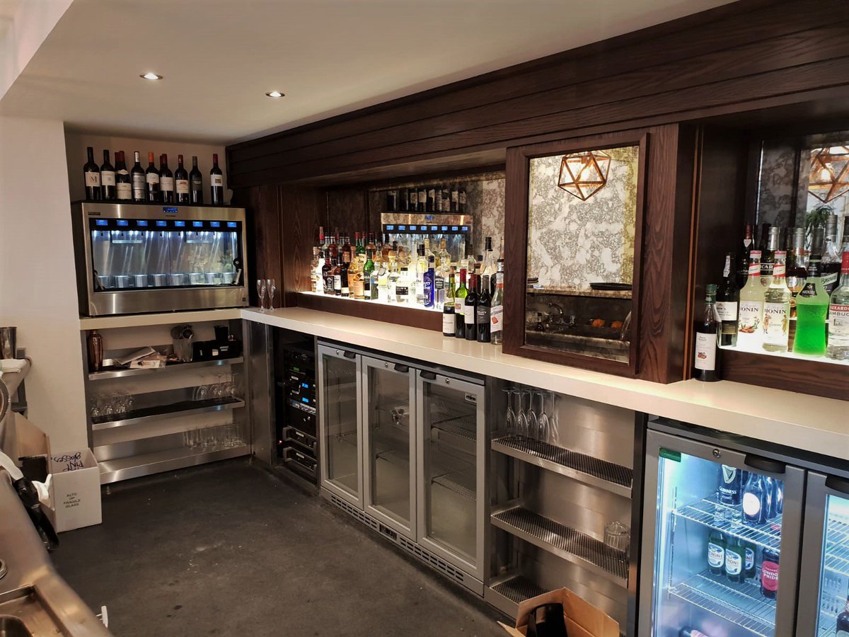 Dawnvale's tweet photo. Capital City College Group Vincent Rooms restaurant bar is looking excellent if we do say so ourselves!
#DesignAndBuild #BarDesign #BarFitOut #EducationHospitality #EducationDesign #LondonColleges #HospitalityEducation #DesignAndFit https://t.co/BOv9a6lzr5