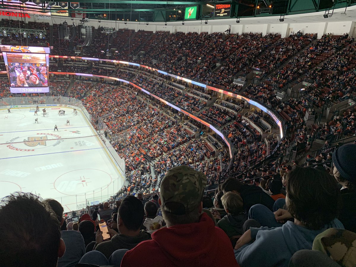 danohlerking's tweet photo. fun times tonight in AnaheimCA as an #ARCmeetup met the NHL - thx @parkdennis for the pregame meal! https://t.co/vuq8G42aSr