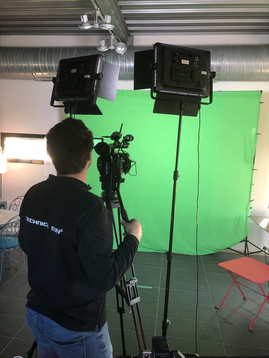 agencedcm360's tweet photo. Tournage chez @Fermob pour l’ @UIMMAin. Plongée enthousiasmante dans nos industries, auprès des entrepreneur(e)s et leurs équipes #industrie #rse #innovation #dcm https://t.co/h7Ms3hBdN6