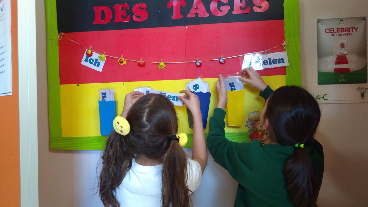 Çukurambar doğa ilkokul  interaktif pano ile teneffüslerde cümle kurma yarışması yapıyor <a href="/UdoKywall/">Udo Kywall</a> #DogadaAlmanca