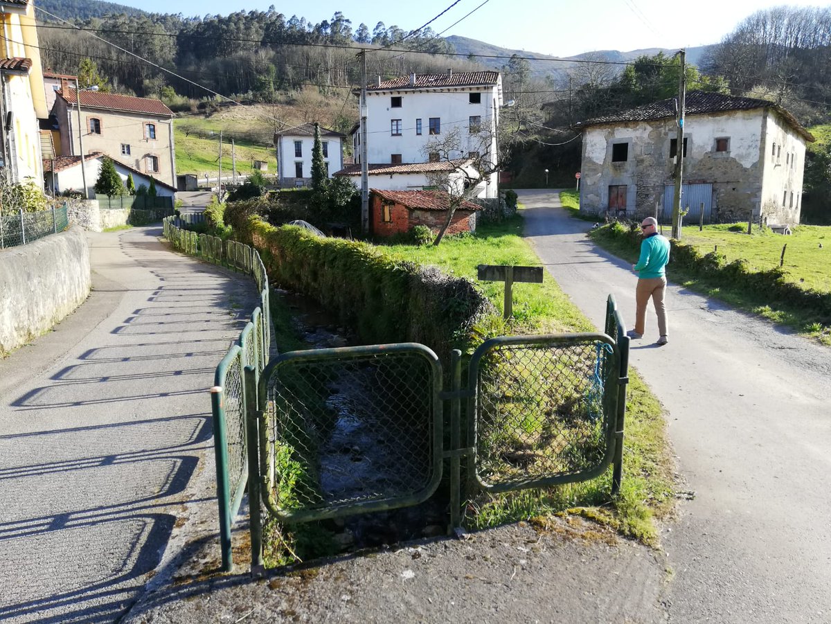 CsPravia's tweet photo. ¡Seguimos llevando la #PolíticaÚtilCs 🍊 a todos los rincones del Concejo de #Pravia!
Caminar,hablar,trabajar y mirar cada rincón nos hacen disfrutar cada kilómetro que recorremos
¡Seguimos! 🚗 💨 🍊
#CsTeamPravia #PolíticaÚtilCs #Puentevega #ValleDeArango #3MesesparaElCambio https://t.co/uO6d8zGQZB