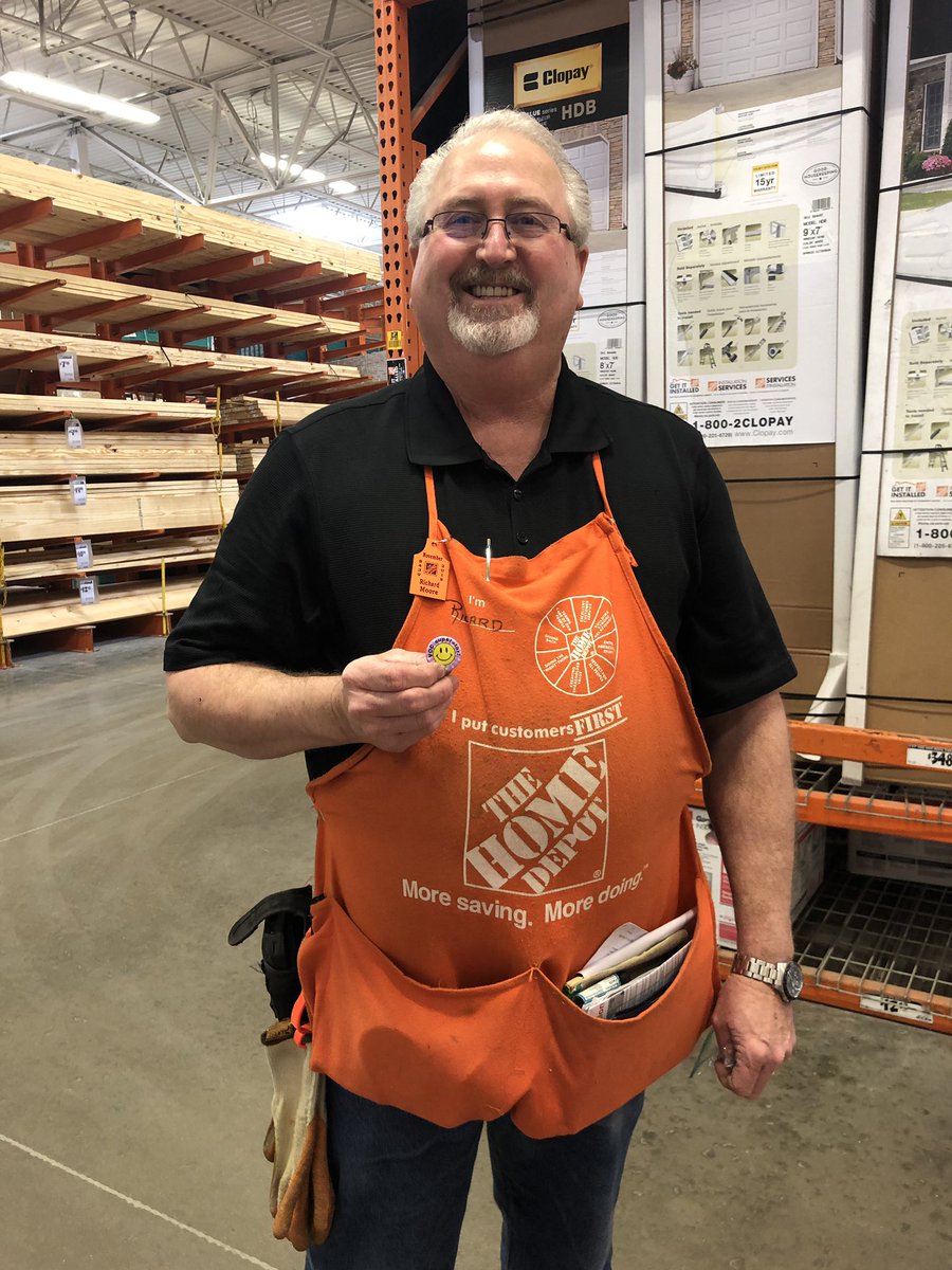 lailoniroberts's tweet photo. Not only was Richard mentioned on the VOC, but a customer made him find a manager to tell us how awesome Richard was. Because of Richard, he is a Hutto customer for life! Richard, you are the BOMB DOT COM! 💣 Thank you so much for all you do! #huttoproud #hd8439 #serviceguru https://t.co/xi57WcMx44