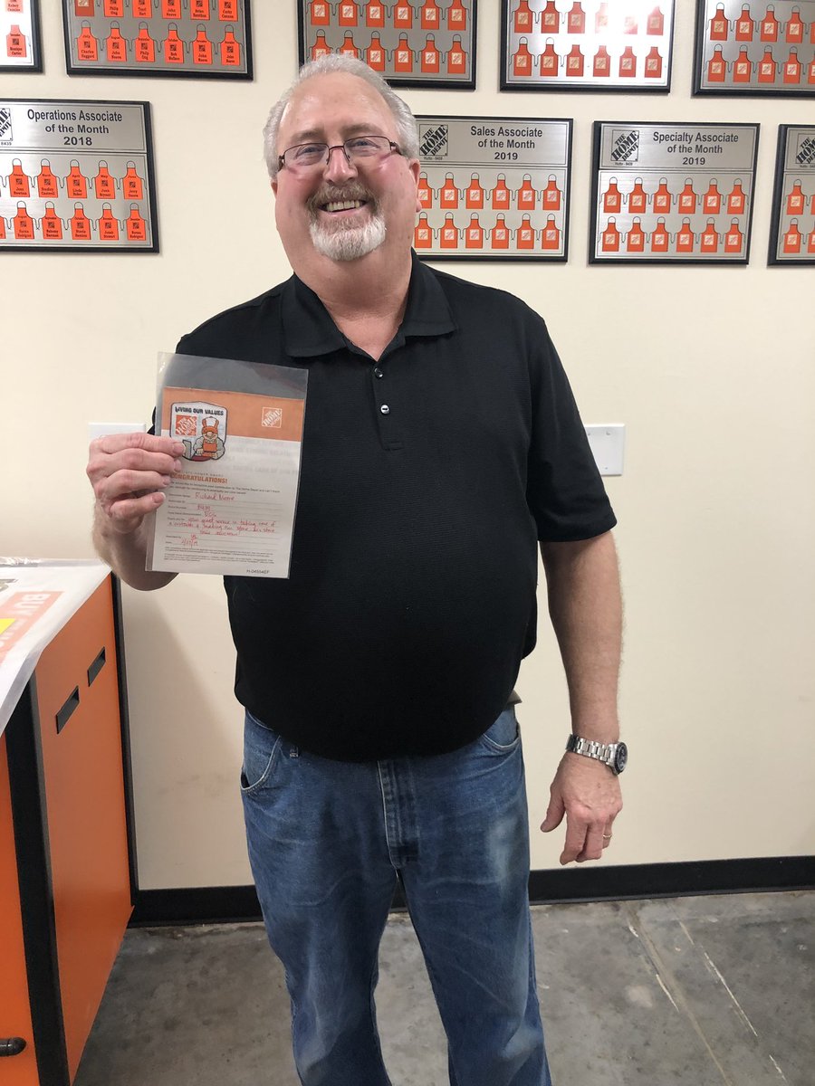 lailoniroberts's tweet photo. Not only was Richard mentioned on the VOC, but a customer made him find a manager to tell us how awesome Richard was. Because of Richard, he is a Hutto customer for life! Richard, you are the BOMB DOT COM! 💣 Thank you so much for all you do! #huttoproud #hd8439 #serviceguru https://t.co/xi57WcMx44