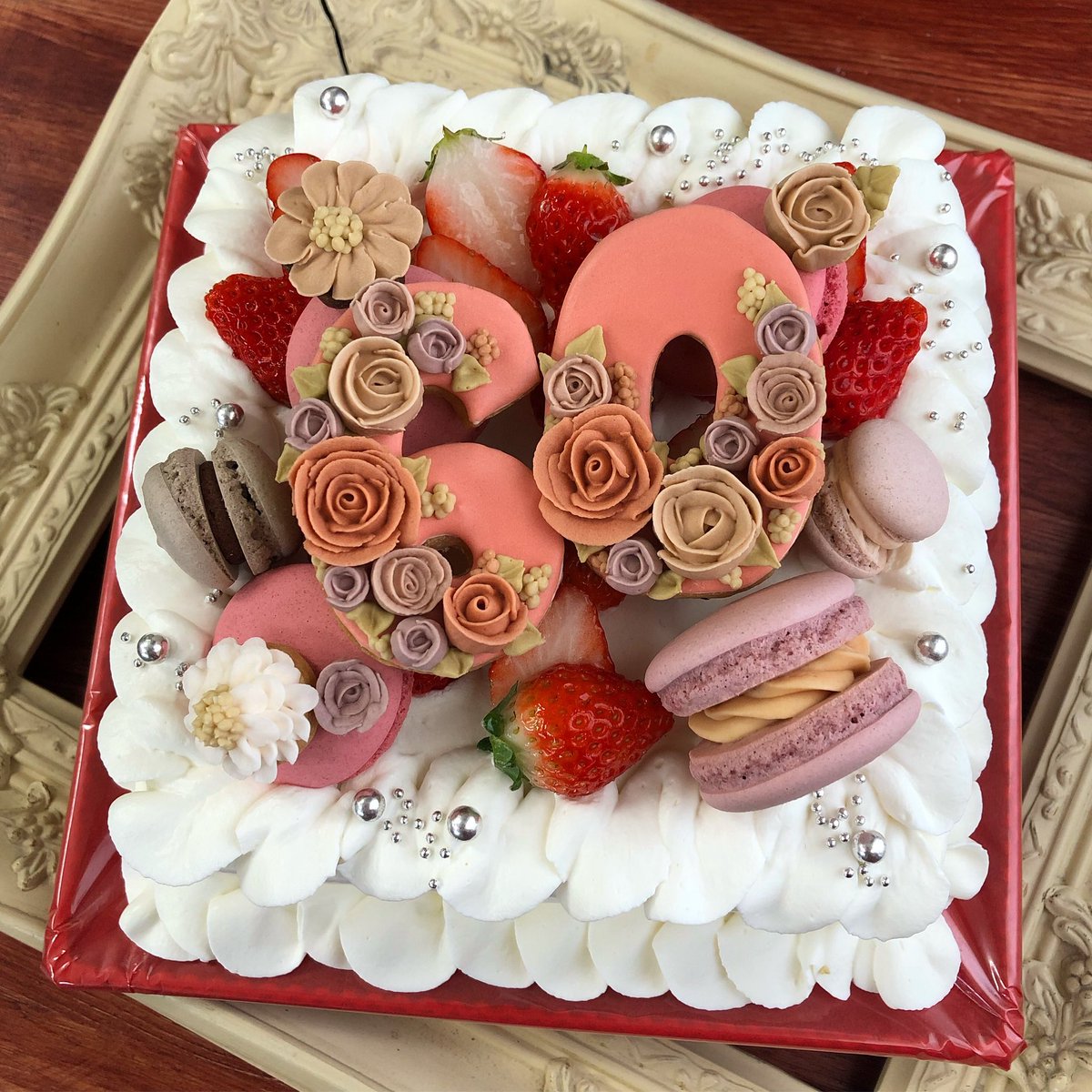 Alterego Cuisine No Twitter 還暦のお祝いに バースデーケーキ アルテレゴキュイジーヌ 還暦祝い アイシングクッキー